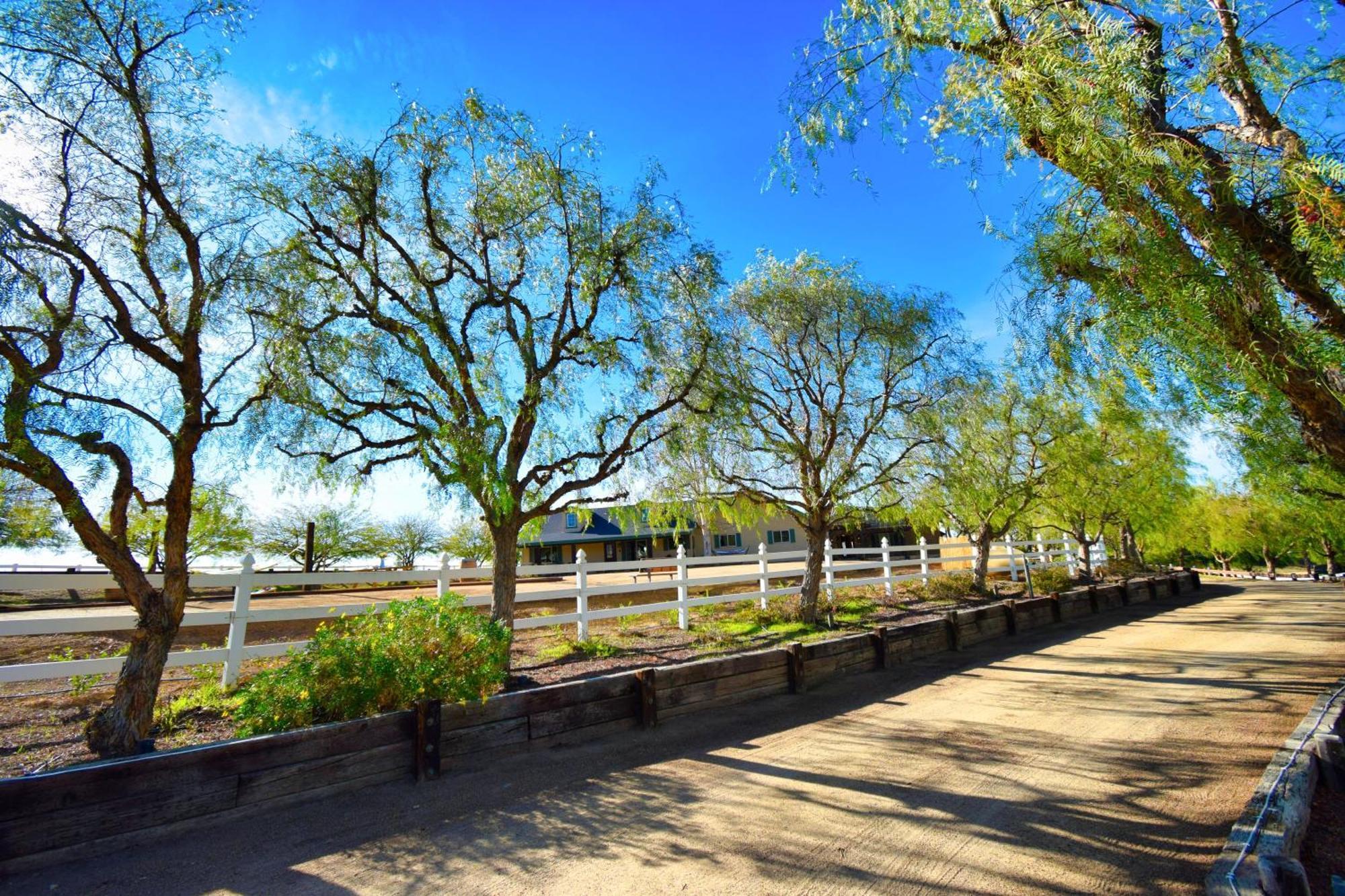 Отель Peppertree Lane Ranch -- Seven-Acre Ranch In The Heart Of Wine Country Темекула Экстерьер фото