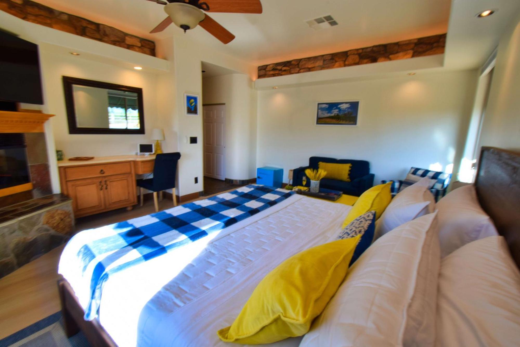 Отель Peppertree Lane Ranch -- Seven-Acre Ranch In The Heart Of Wine Country Темекула Экстерьер фото