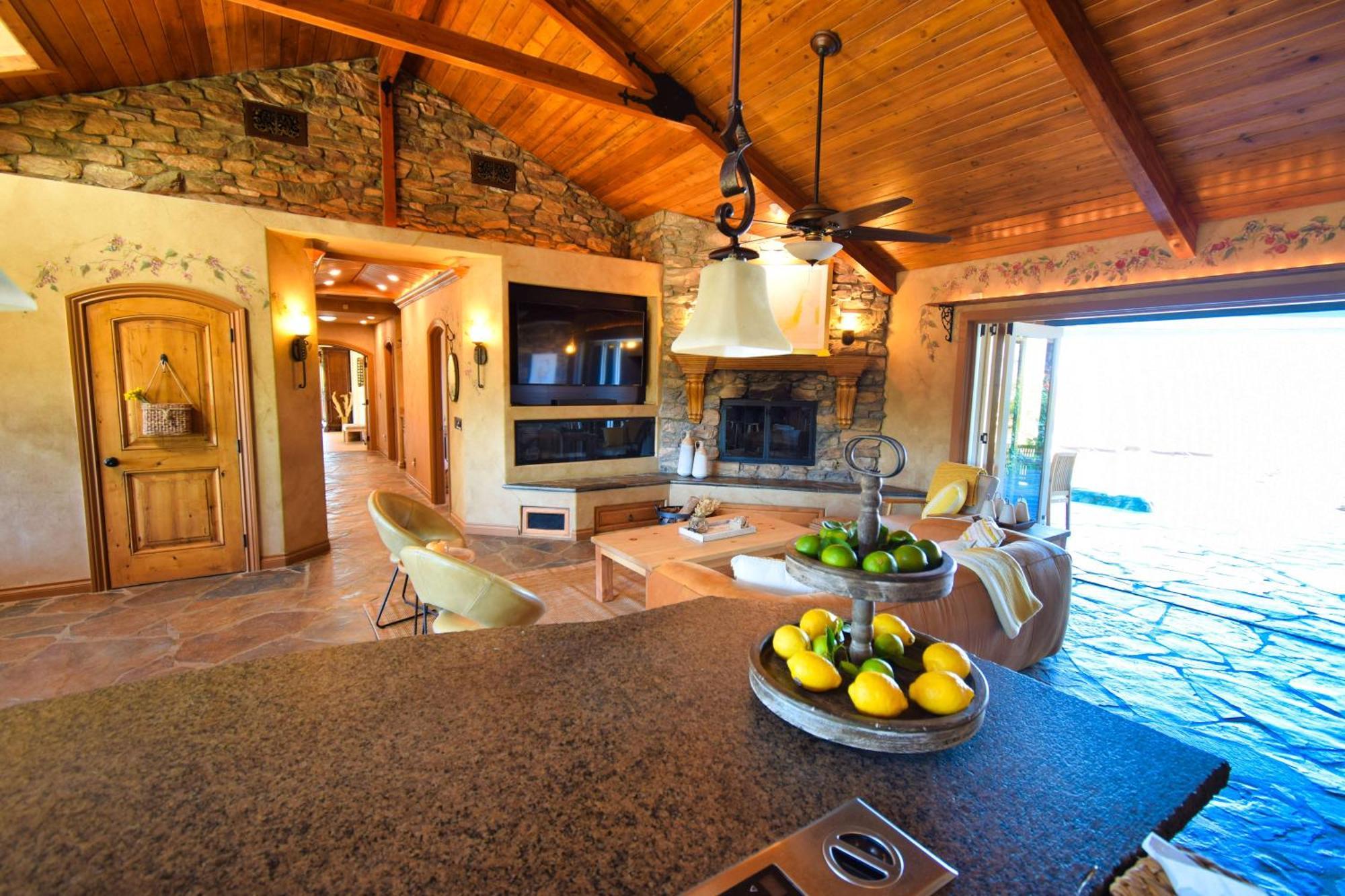 Отель Peppertree Lane Ranch -- Seven-Acre Ranch In The Heart Of Wine Country Темекула Экстерьер фото